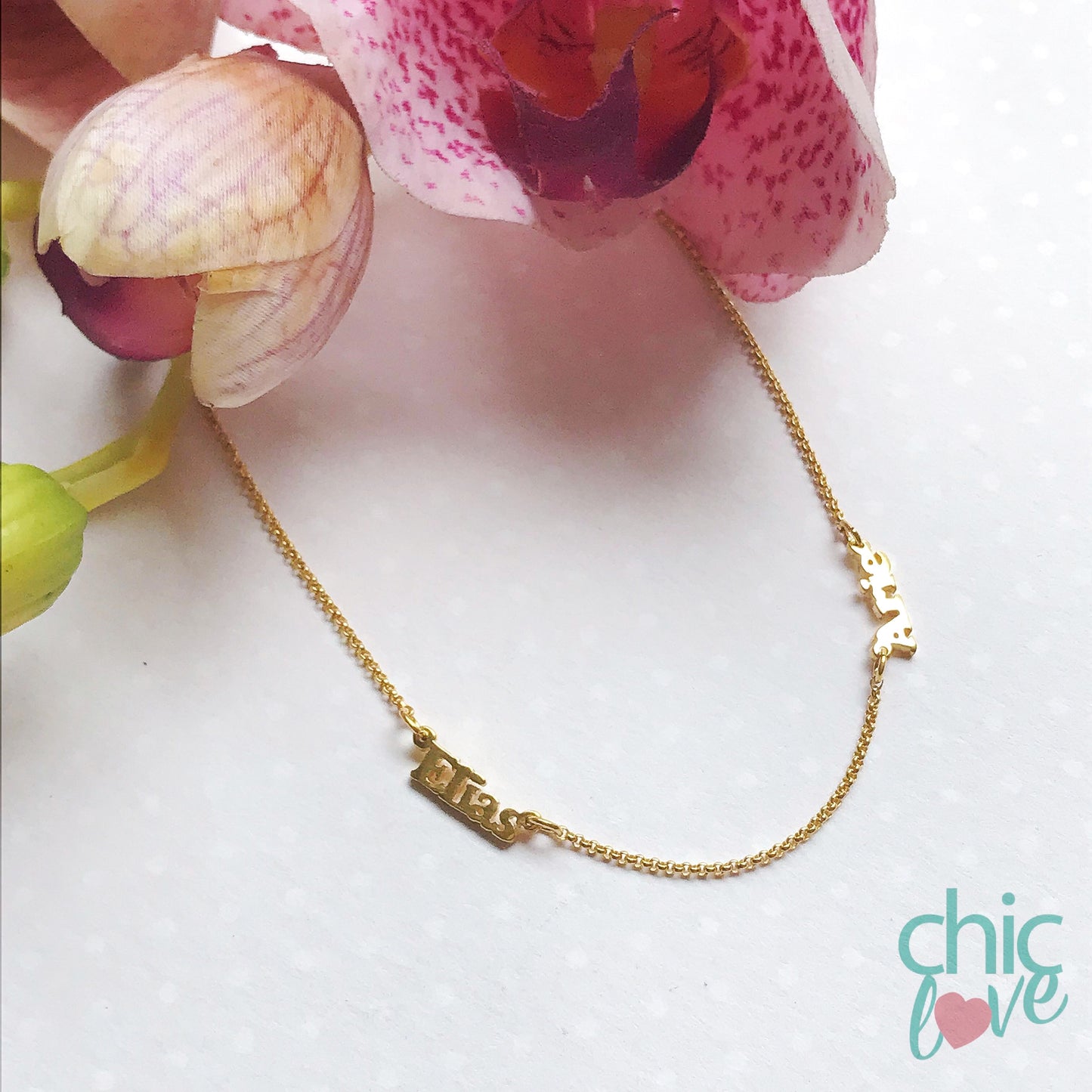 Collar con dos nombres