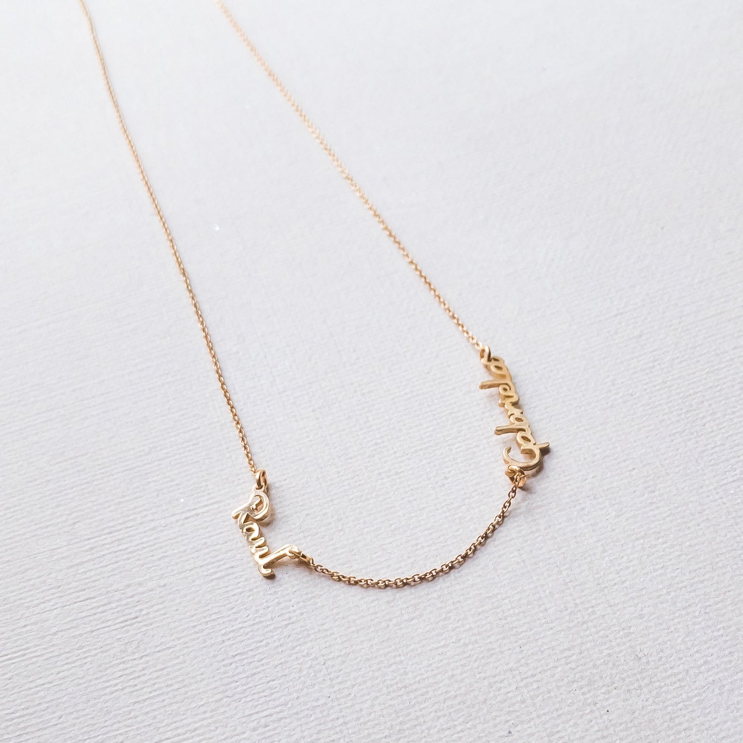 Collar con dos nombres
