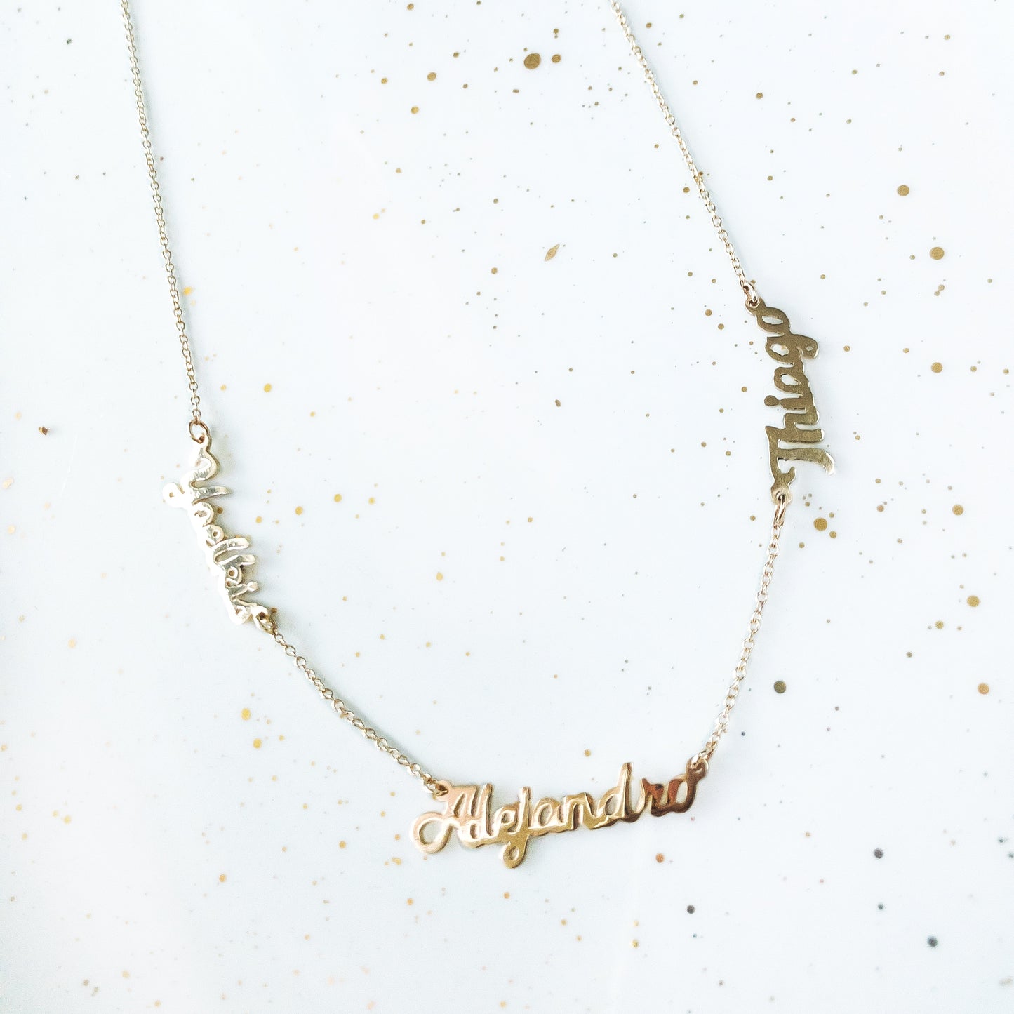Collar de tres nombres de 14K