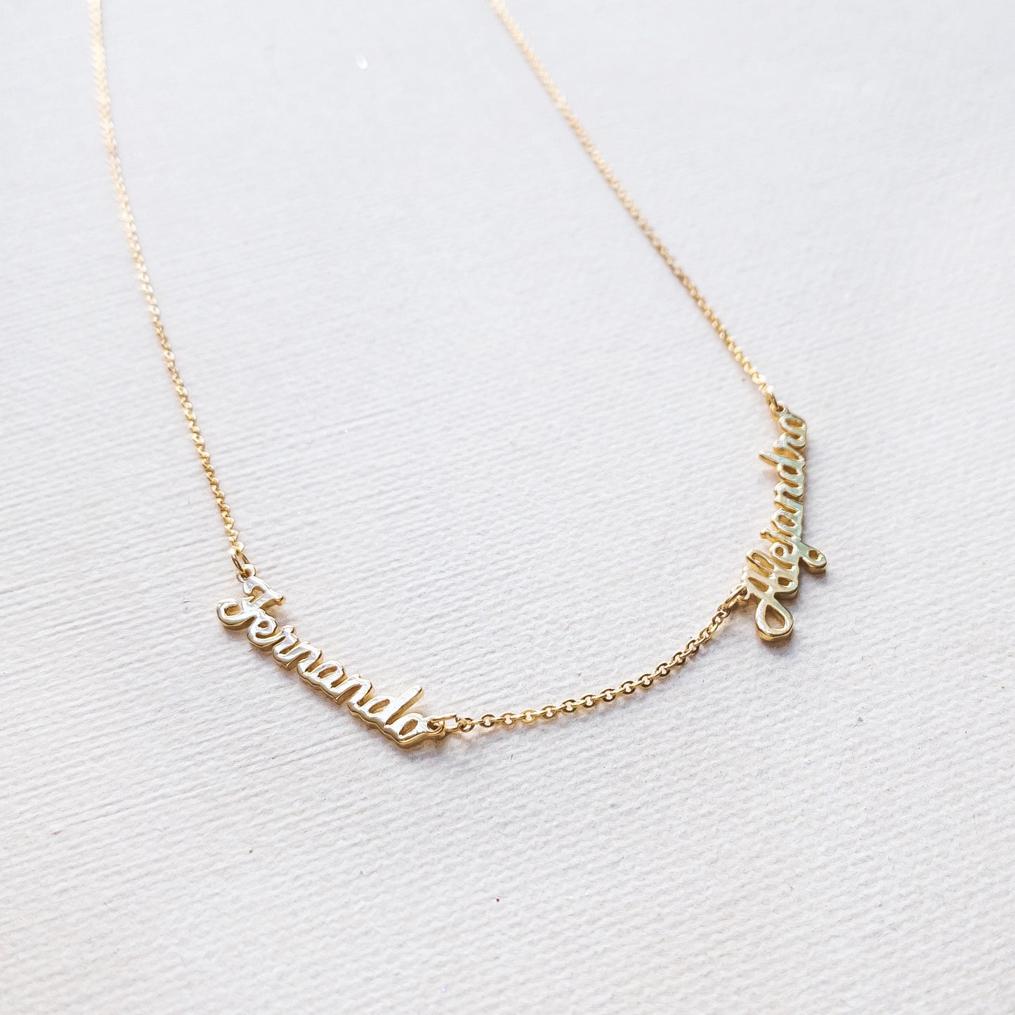 Collar con dos nombres