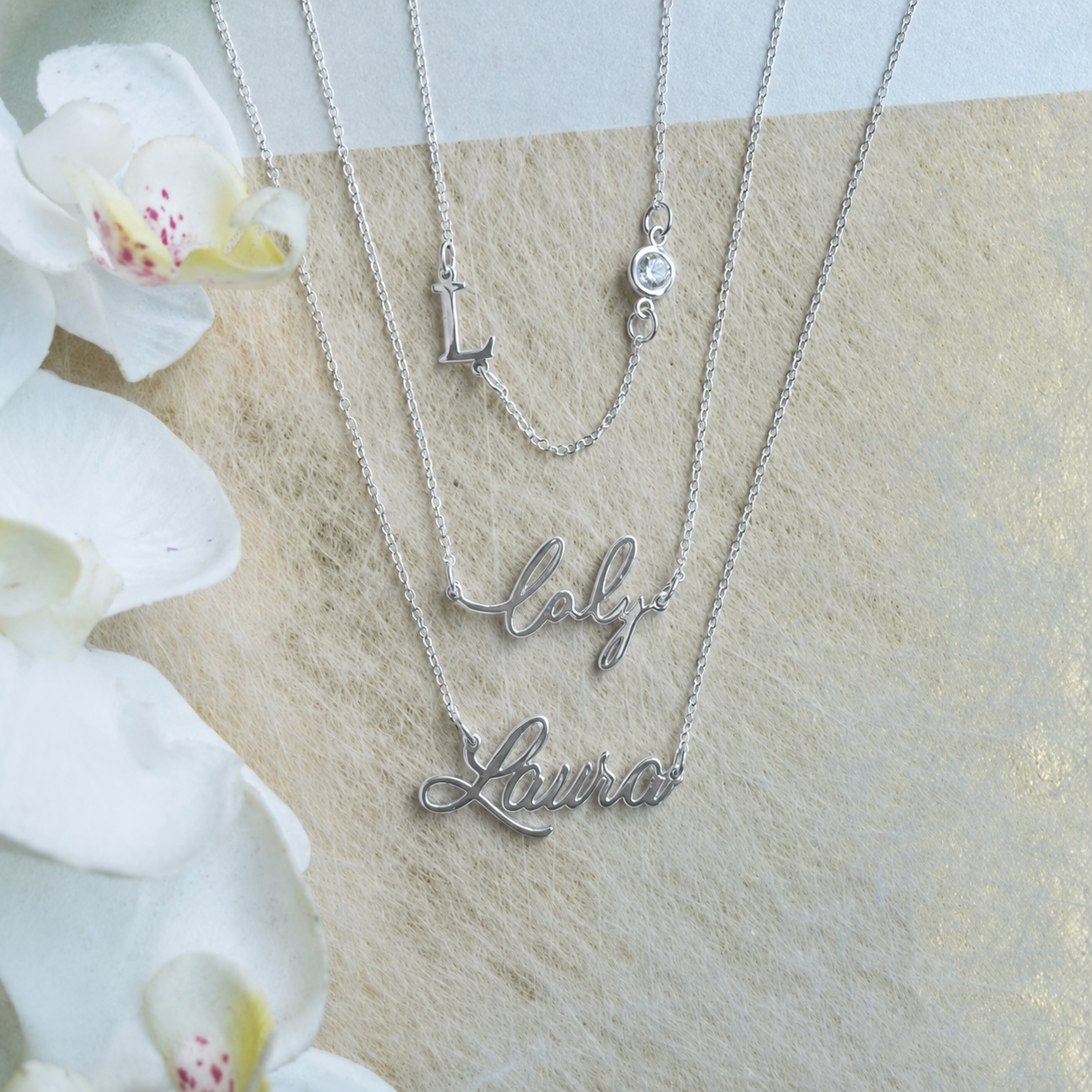 Collar a capas con tres nombres